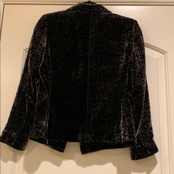 Black velvet tuxedo style jacket by Anne Klein 4p - Picture 10 of 13